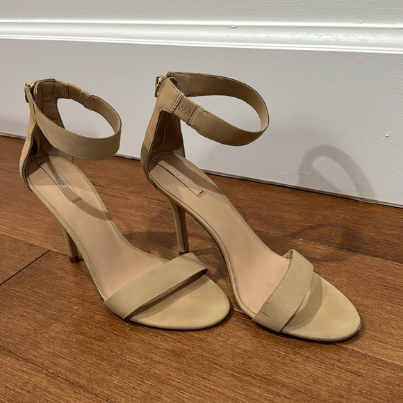 Aldo Tan heels - Picture 3 of 3